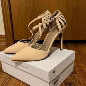 Never been worn, beige 3.5 inch heels